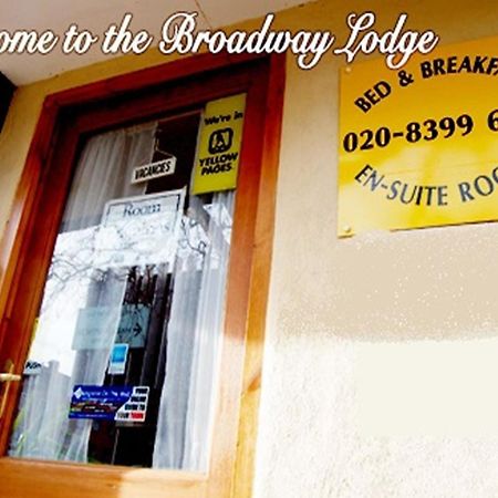 Broadway Lodge Bed And Breakfast Surbiton Екстериор снимка